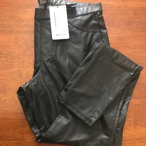 Hue faux leather leggings